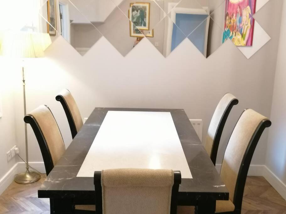 Stunning 3 Bedroom Townhouse In The Heart Of City Belfast Zewnętrze zdjęcie